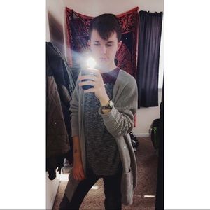 Meet your Posher, Logan